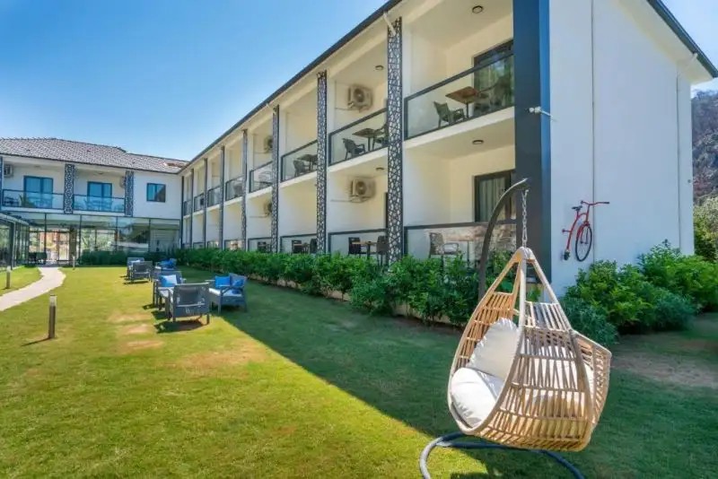 KENSINGTON HOTEL