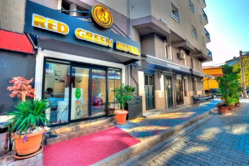 RED GREEN HOTEL