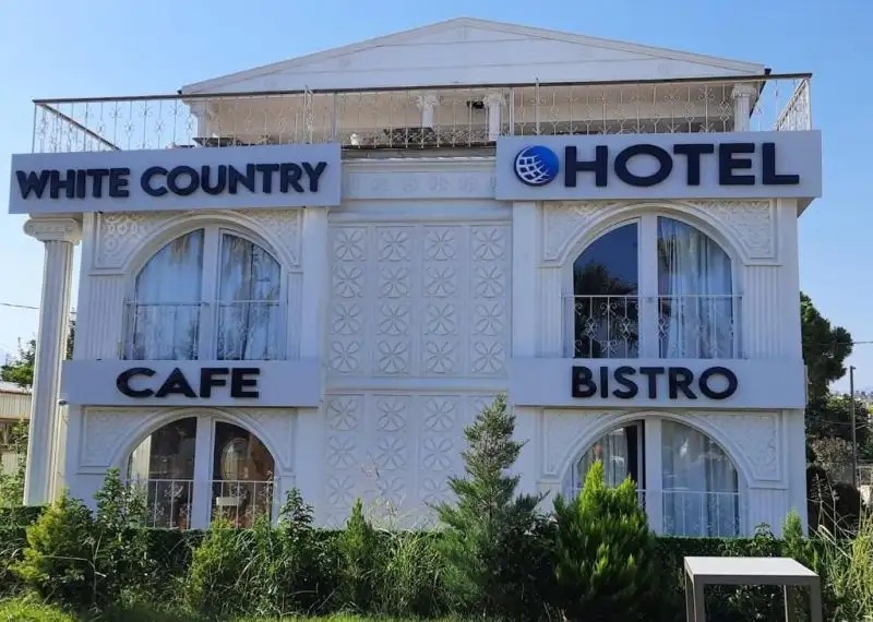 WHITE COUNTRY HOTEL