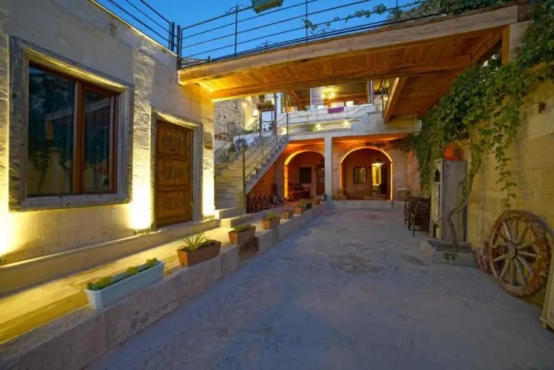 MYSTERIOUS CAVE SUITES
