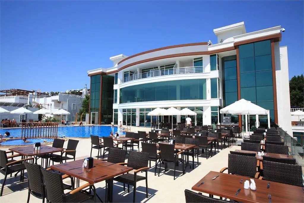 ROYAL ARENA RESORT & SPA