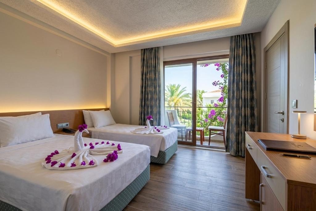BRITANNIA HOTEL & VILLAS