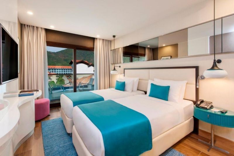deluxe side sea view