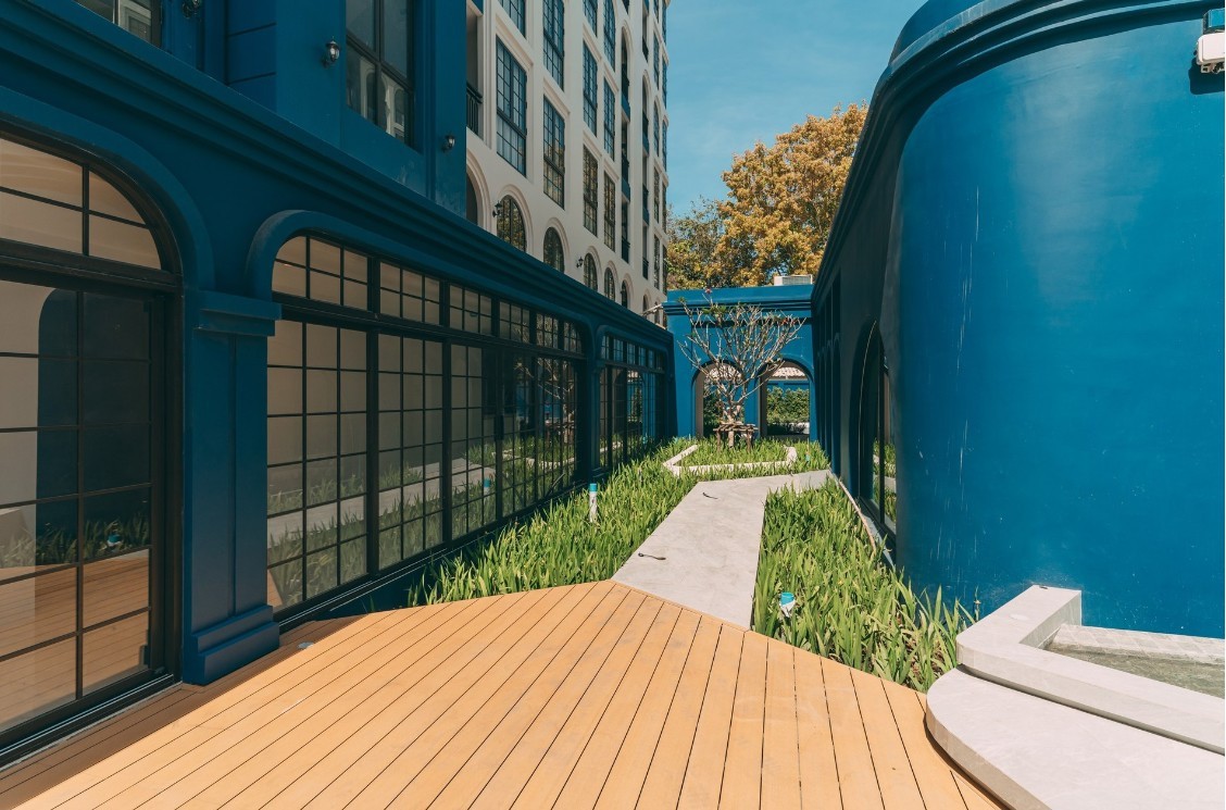 THE ABOVE ELEMENT HOTEL