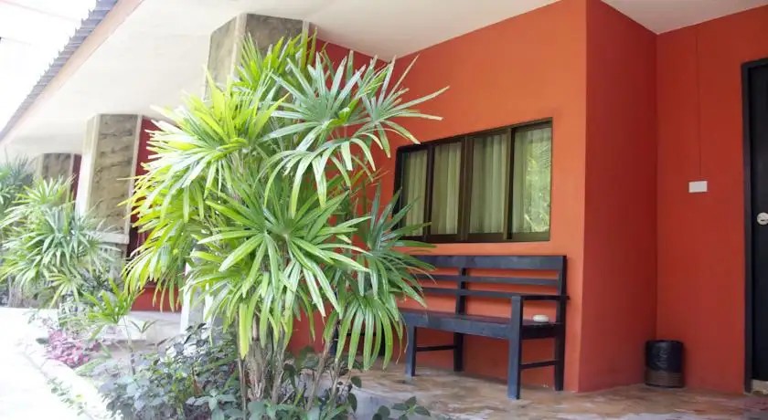 SIMPLE LIFE RESORT