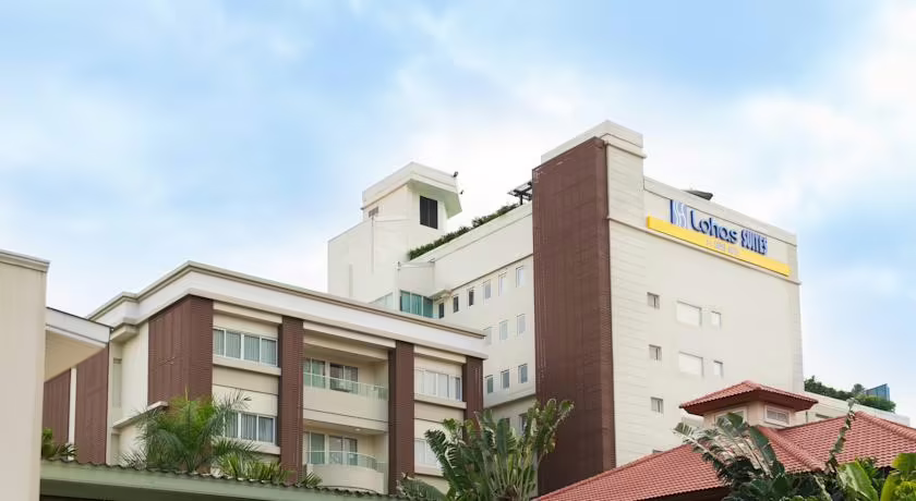 LOHAS SUITES SUKHUMBIT BY SUPERHOTEL
