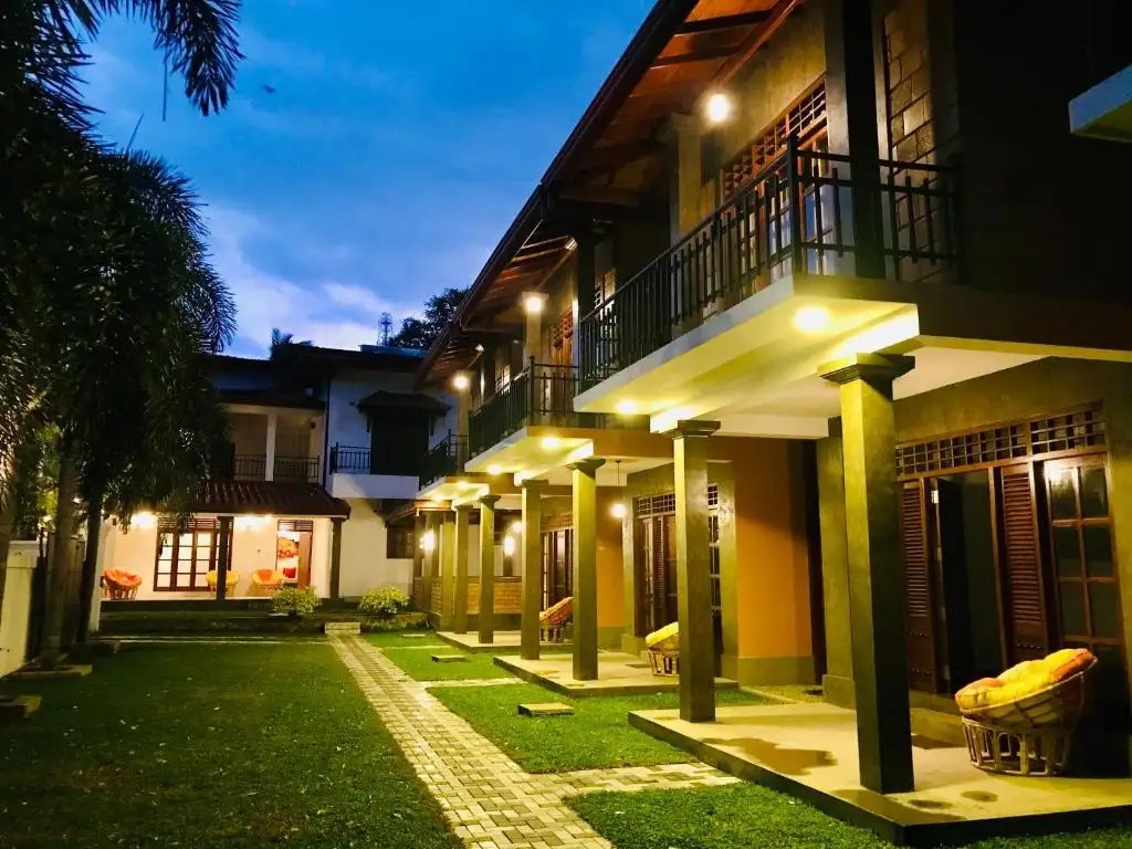 RAVAN RESORTS