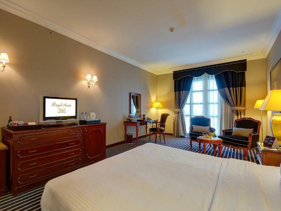 ROYAL ASCOT HOTEL