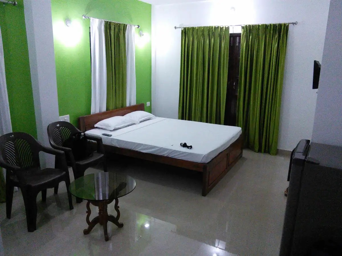 TAHA WHITE PEARLS (EX. SAVITRI GUEST HOUSE)