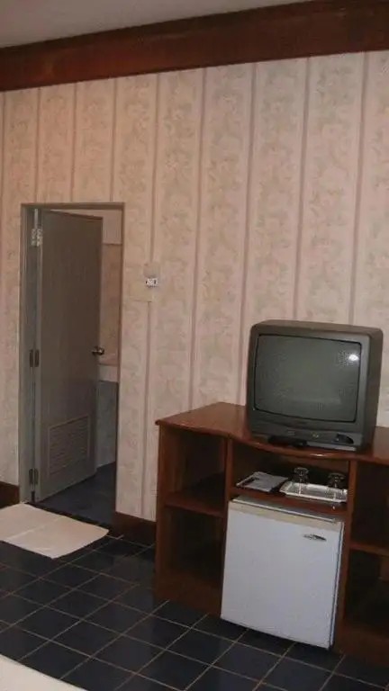 SAMROIYOD HOLIDAY RESORT