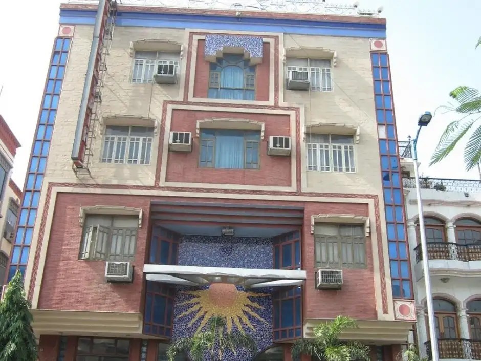 SUNCOURT YATRI
