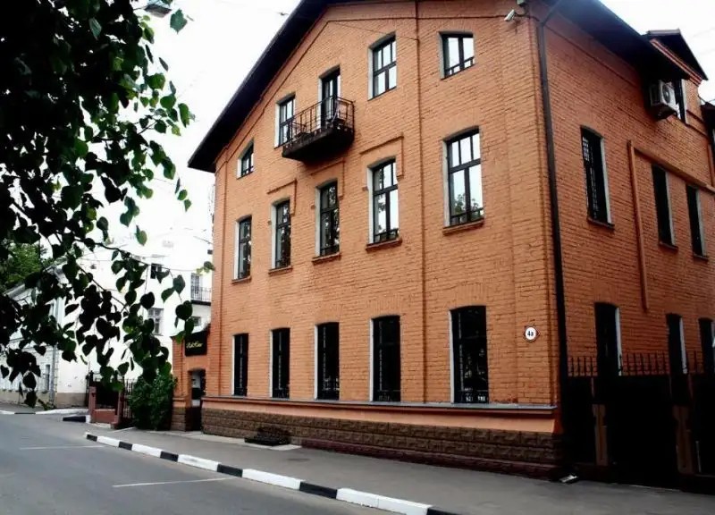 RED HOUSE (РЭД ХАУС)