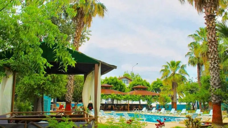 MORE BEACH HOTEL