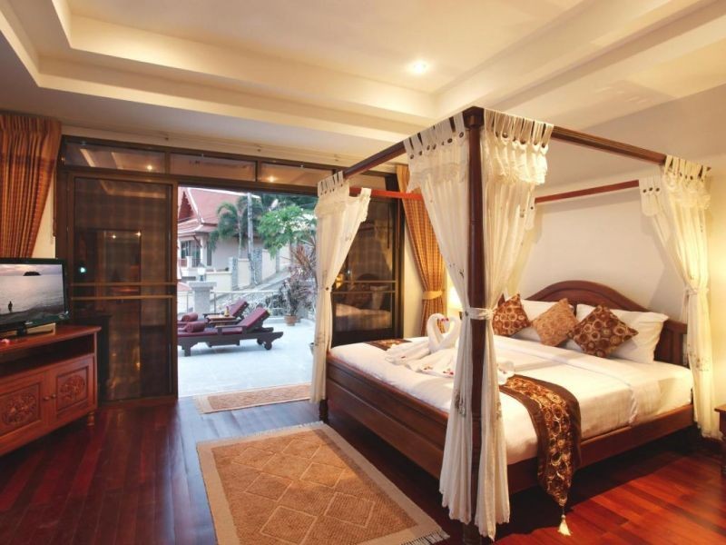 4 bedroom thai style luxury private pool villa