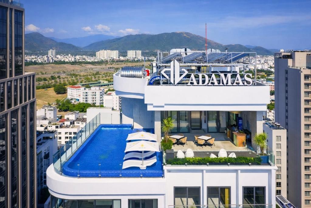 ADAMAS BOUTIQUE