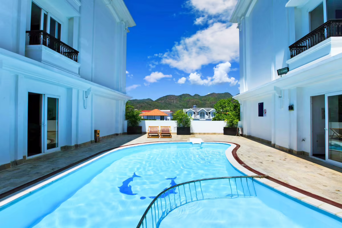 PARAGON VILLA