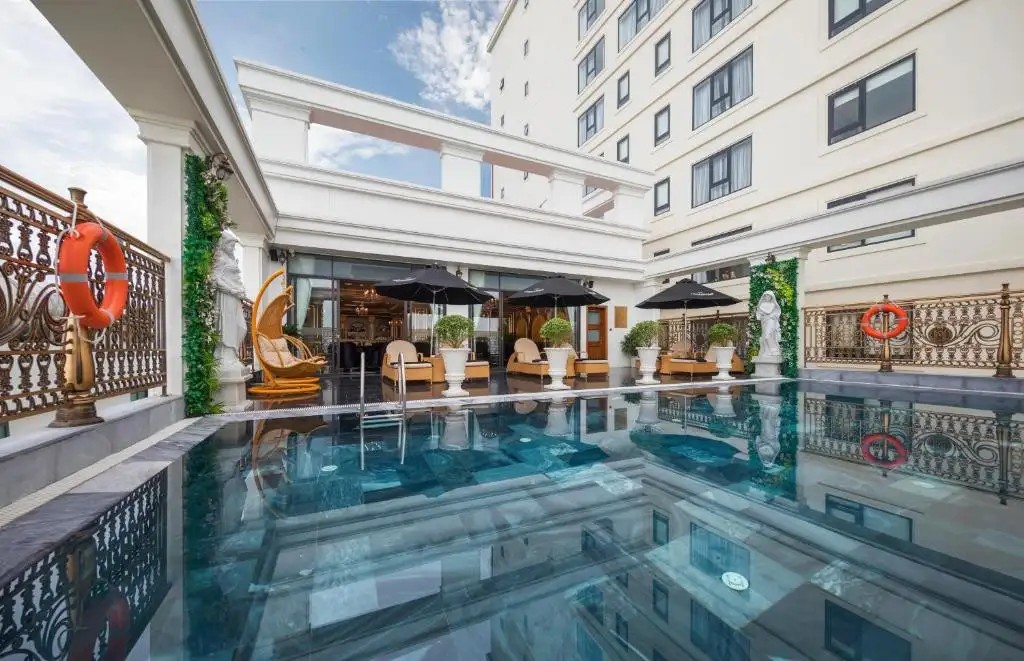 MONARQUE HOTEL DANANG