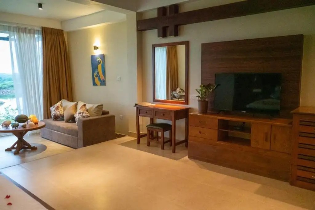 BIRDS RESORT HAMBANTOTA