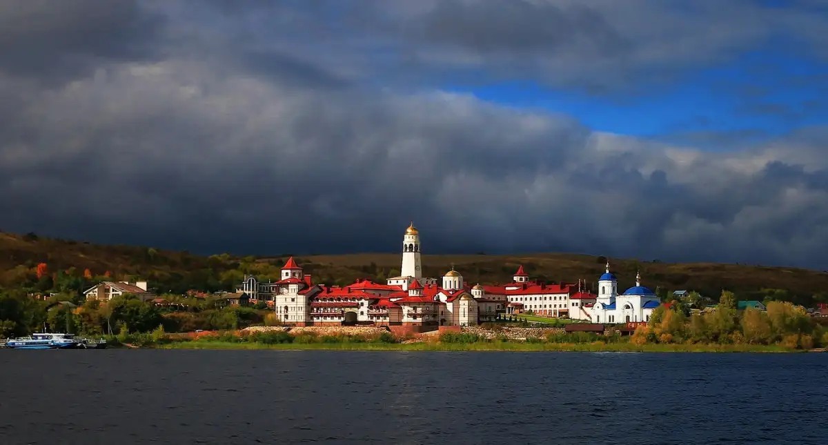ГОСТИНИЦА МОНСТЫРСКАЯ
