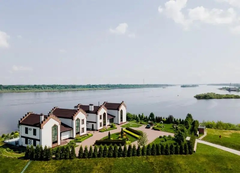 ВИЛЛА БЕРЕГ