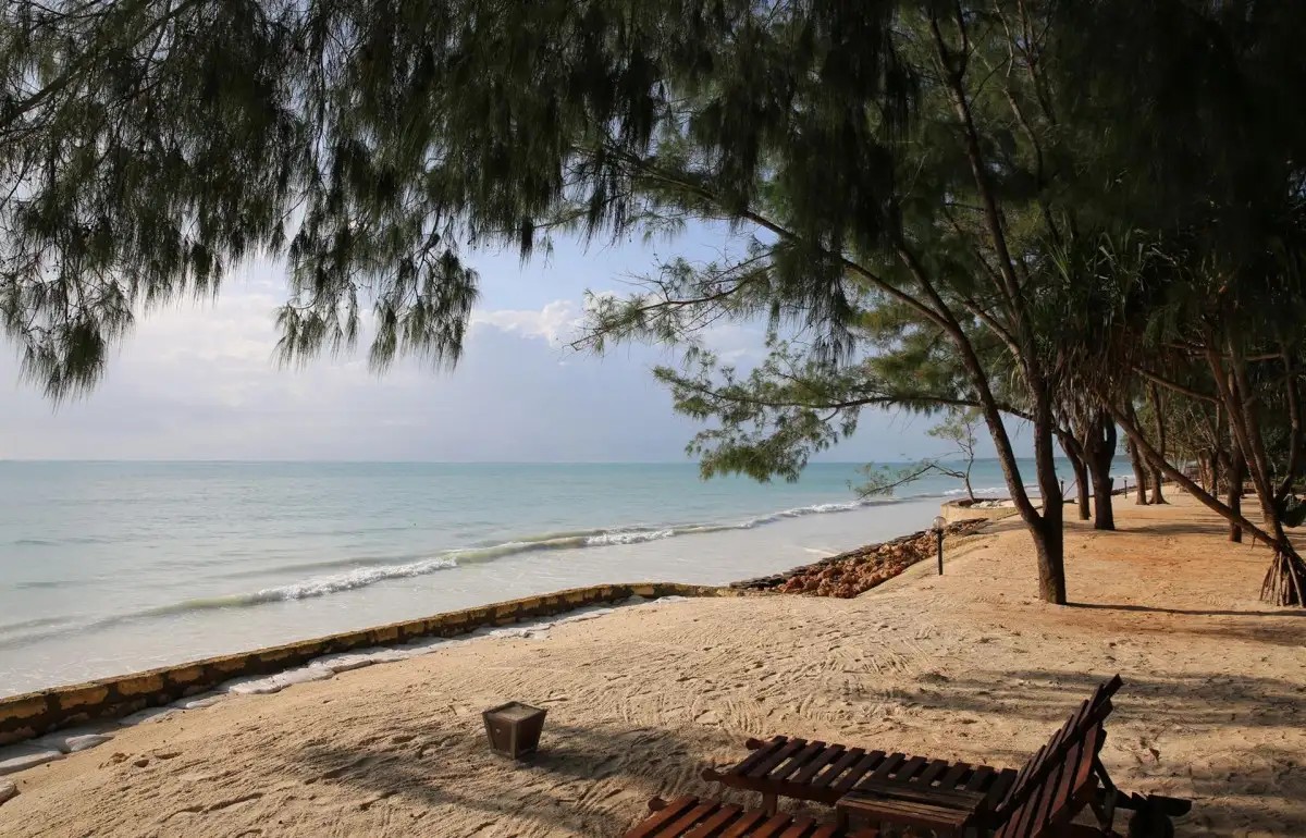 BLUE BAY BEACH RESORT