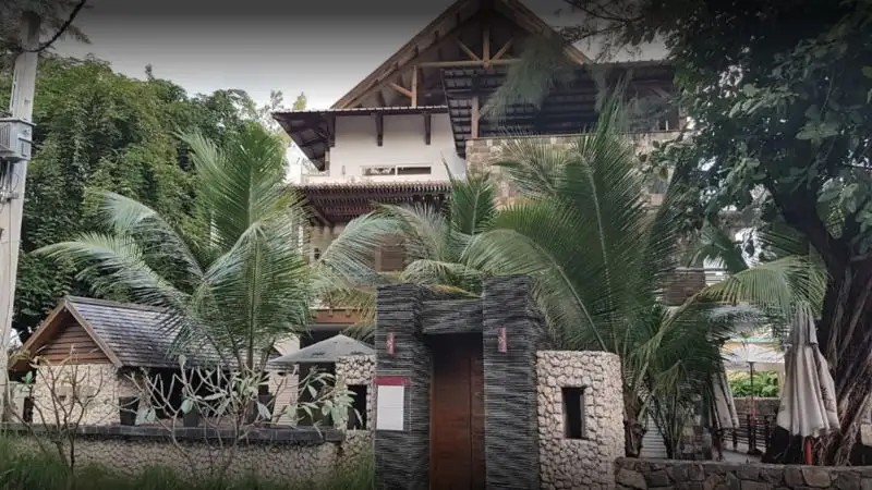 DODOLA LODGE