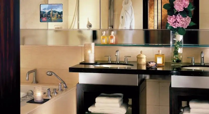 FOUR SEASONS HOTEL HONG KONG