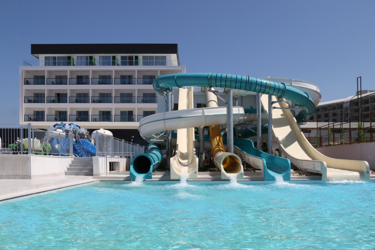 LONICERA WEST HOTEL (EX. GOLD ISLAND FAMILY)