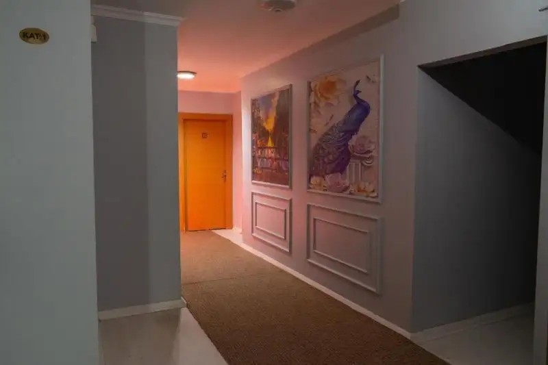 HERALDIC ROOM HOTEL