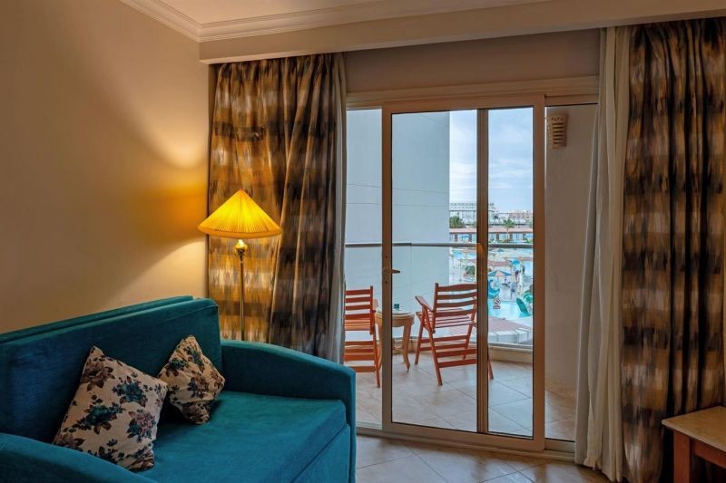 standard side sea view
