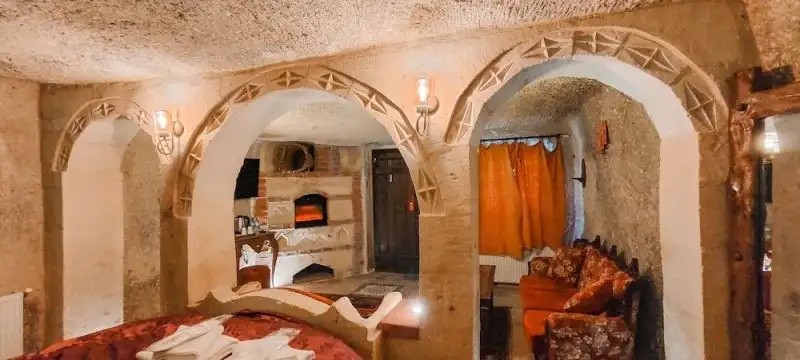 VINTAGE CAVE HOUSE