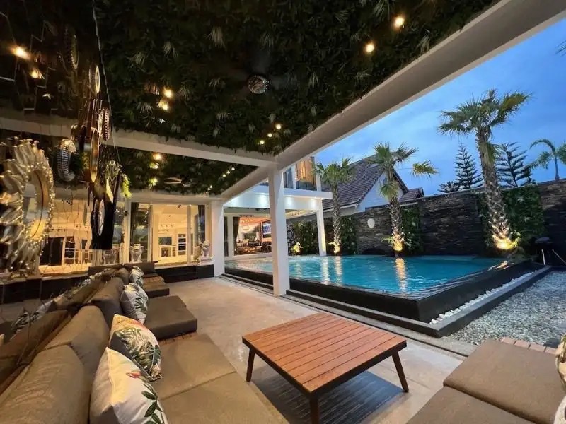 ART POOL VILLA