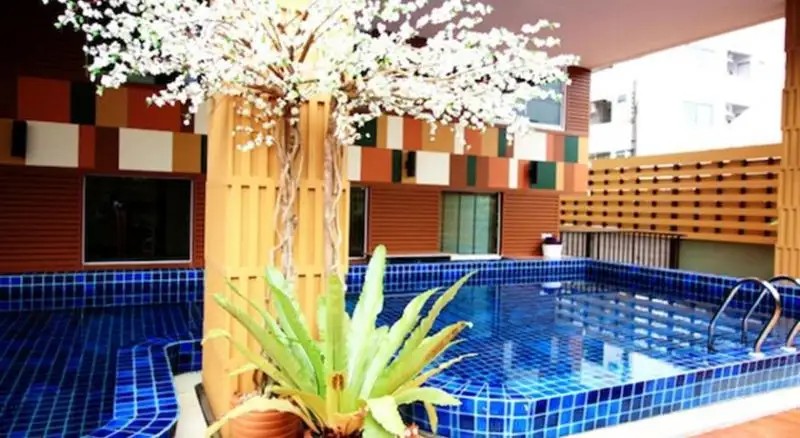 PROM RATCHADA RESIDENCE & SPA