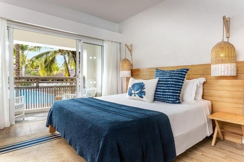 couple poolside honeymoon deal