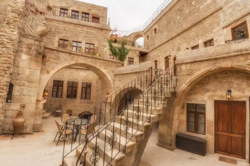 TEMENNI EVI HOTEL