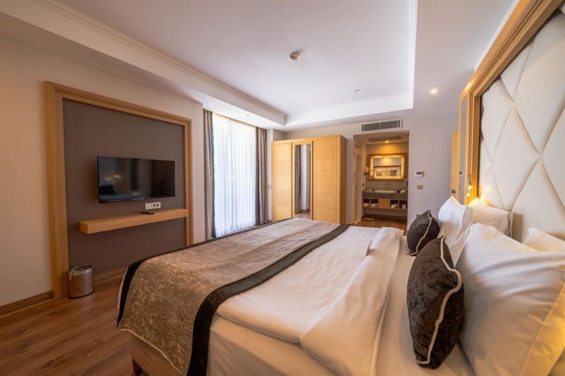 suite land view