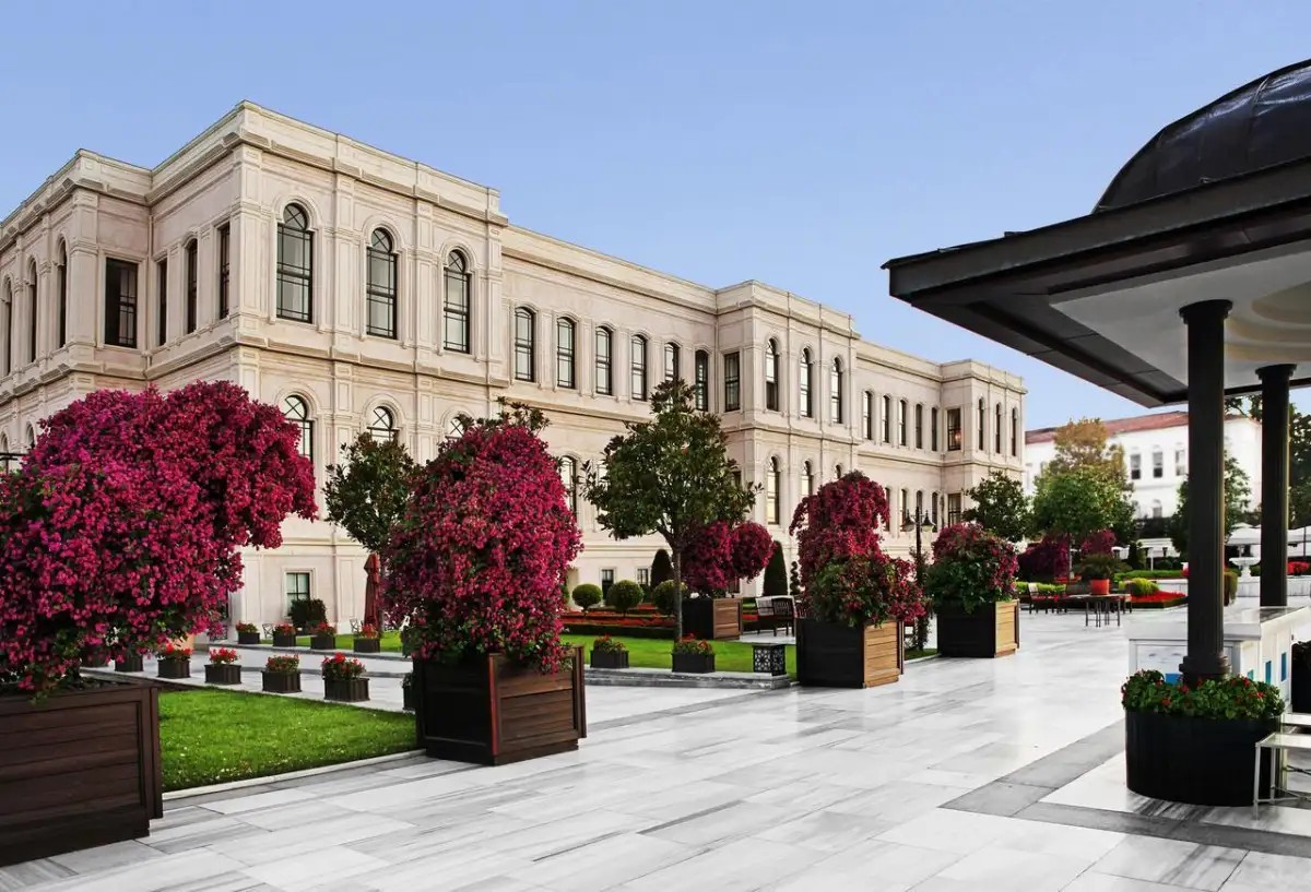 FOUR SEASONS HOTEL ISTANBUL AT THE BOSPHORUS