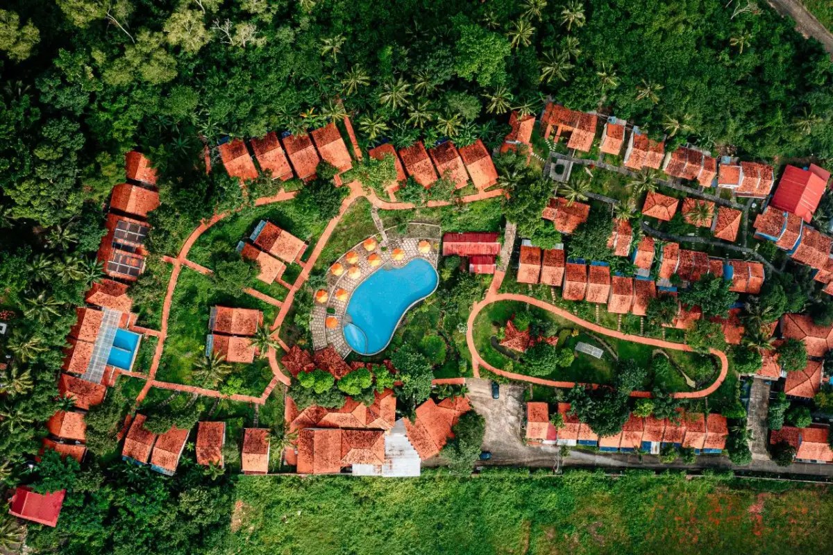 DAISY RESORT