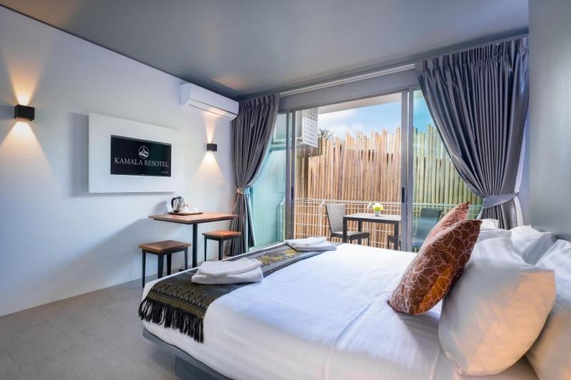 deluxe with balcony