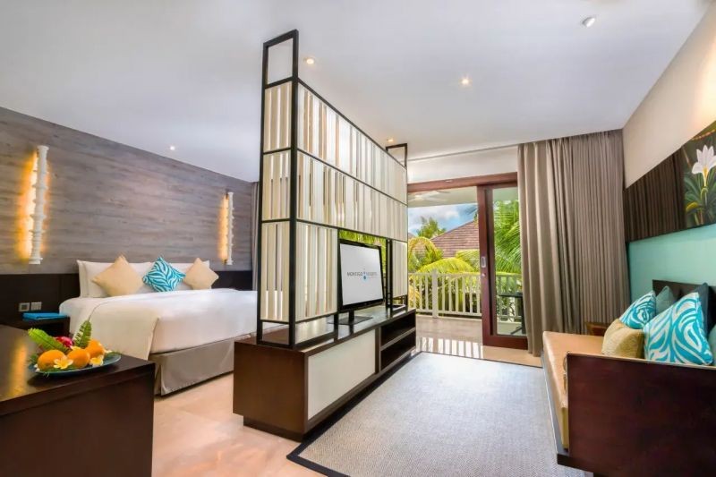 balcony suite