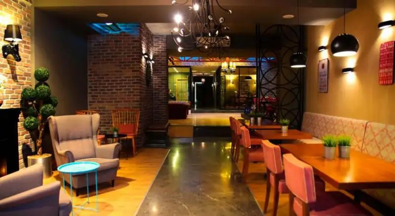AKIN SUITES