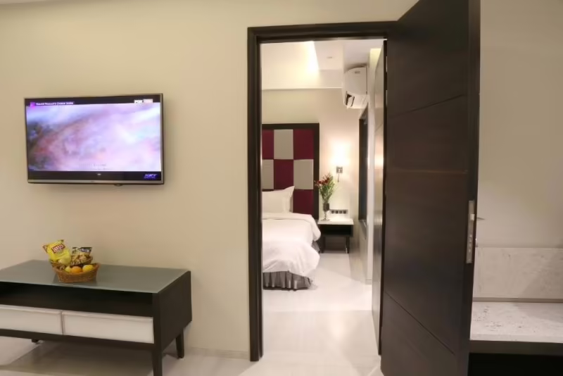 THE FLORA GRAND