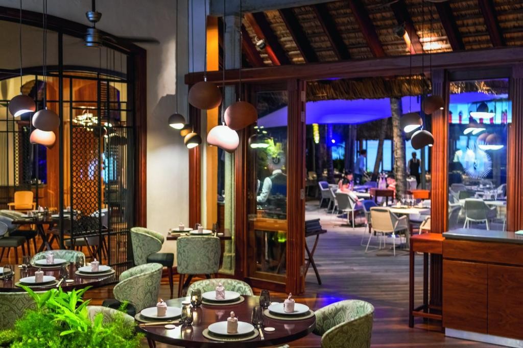 DINAROBIN BEACHCOMBER GOLF RESORT & SPA