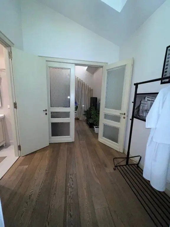 WEEKEND INN