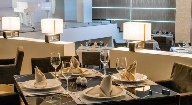 RAMADA HOTEL & SUITES