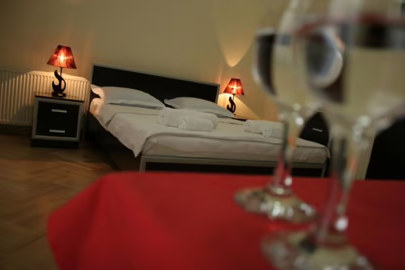 STAR HOTEL
