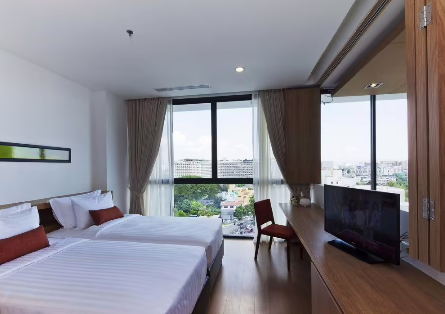 EASTIN TAN