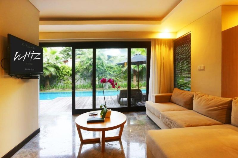 4 bedroom private pool access