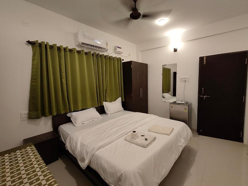LITTLE NEST HOTEL