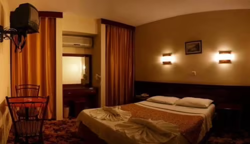 HOTEL MINAY